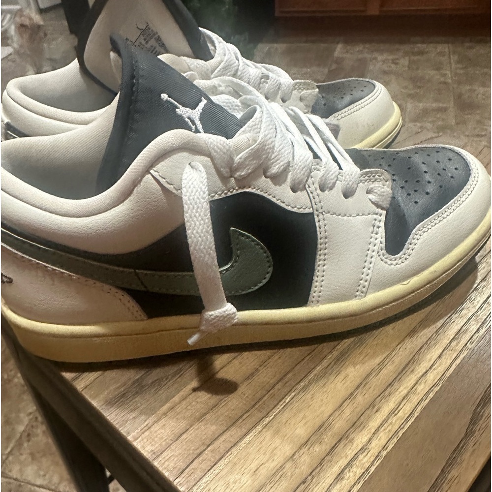 Women’s Nike jordans